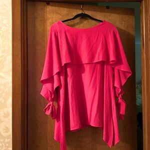 Fuchsia Flowing Top in size S. Very comfortable for hot weather